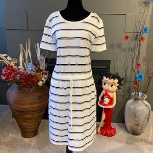 NWOT Striped Printed Drawstring Dress w/Po…